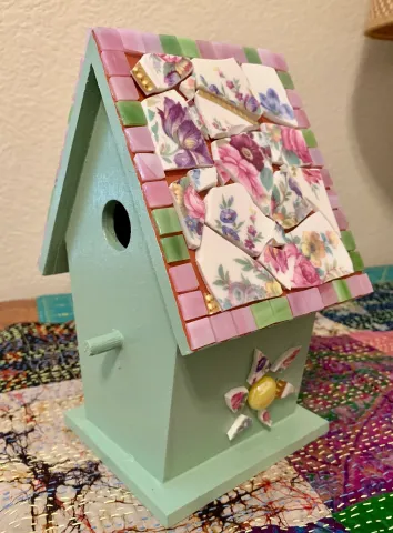 Mosaic-LunaMorcom-BirdHouse.webp